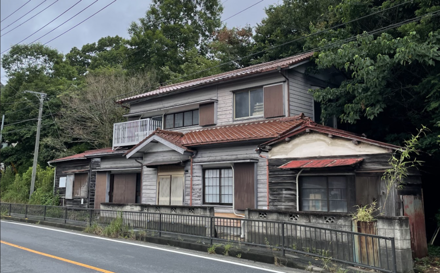 葉山B邸(神奈川県) | 【バス停徒歩1分】葉山の日常が味わえる、150人の