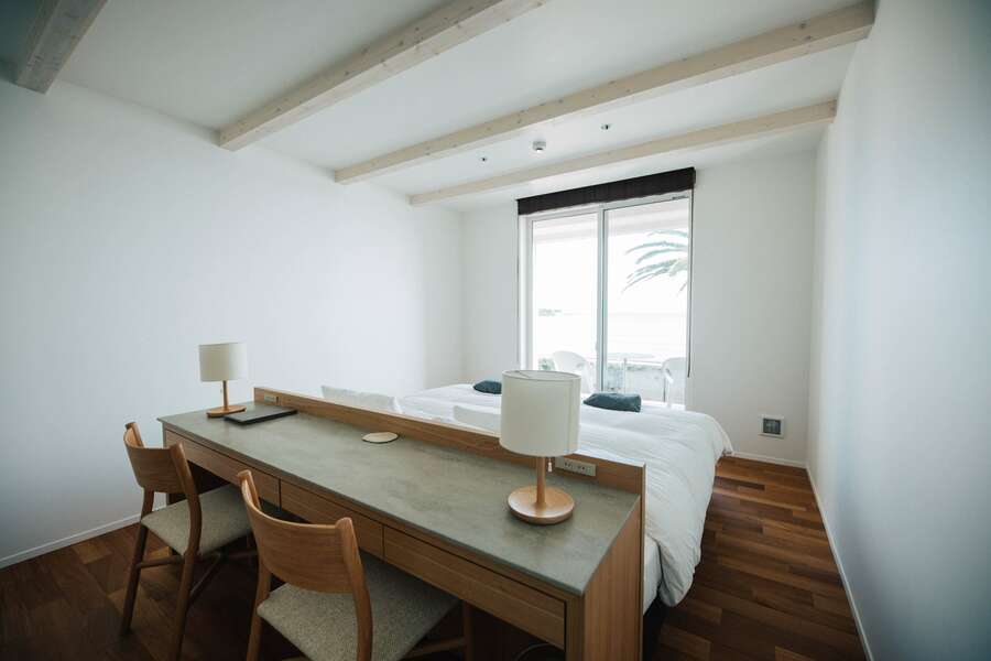 海の画廊「孤島の椰子」 海の画廊「孤島の椰子」 UESHIMA MUSEUM