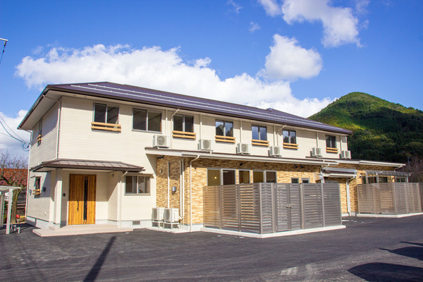 小さな町から、大きな実験を。津和野で「学べる宿」をつくる理由サムネイル